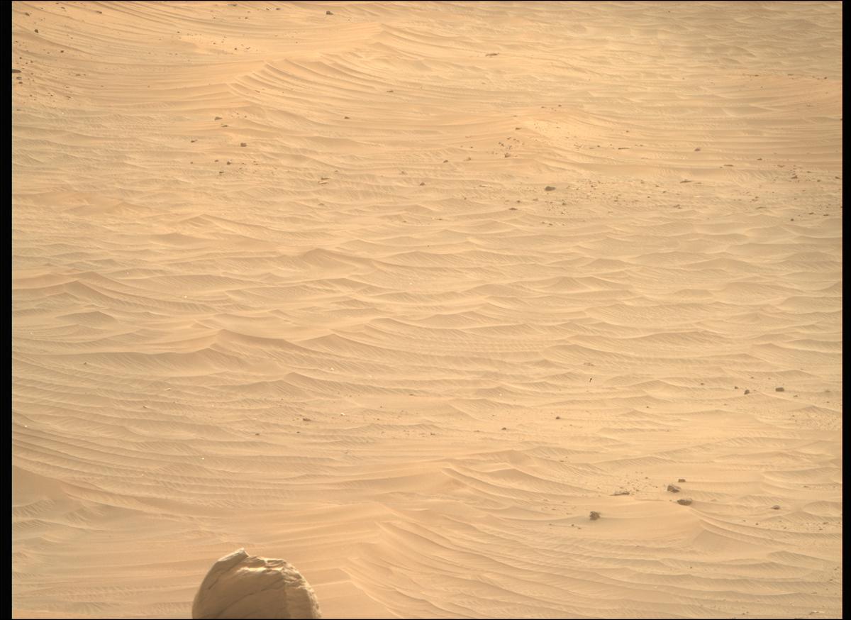 This image was taken by MCZ_RIGHT onboard NASA's Mars rover Perseverance on Sol 470