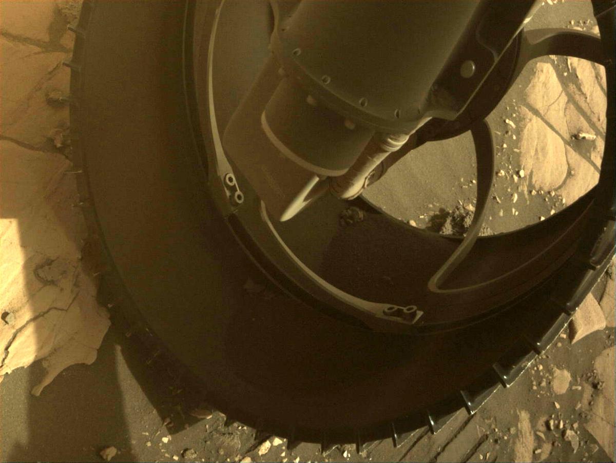 This image was taken by FRONT_HAZCAM_RIGHT_A onboard NASA's Mars rover Perseverance on Sol 471