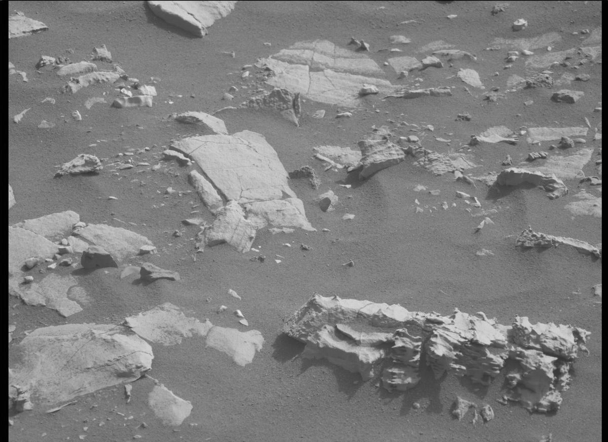 This image was taken by MCZ_LEFT onboard NASA's Mars rover Perseverance on Sol 471