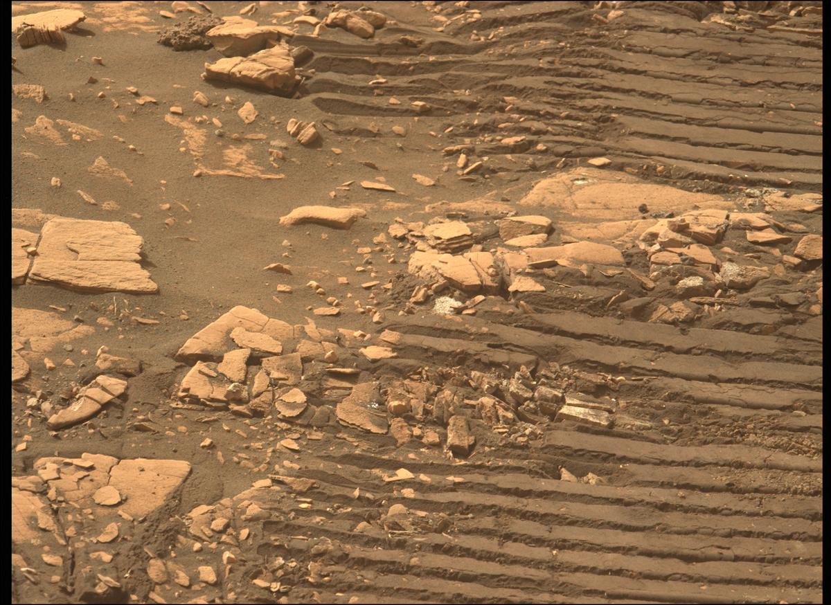 This image was taken by MCZ_LEFT onboard NASA's Mars rover Perseverance on Sol 471