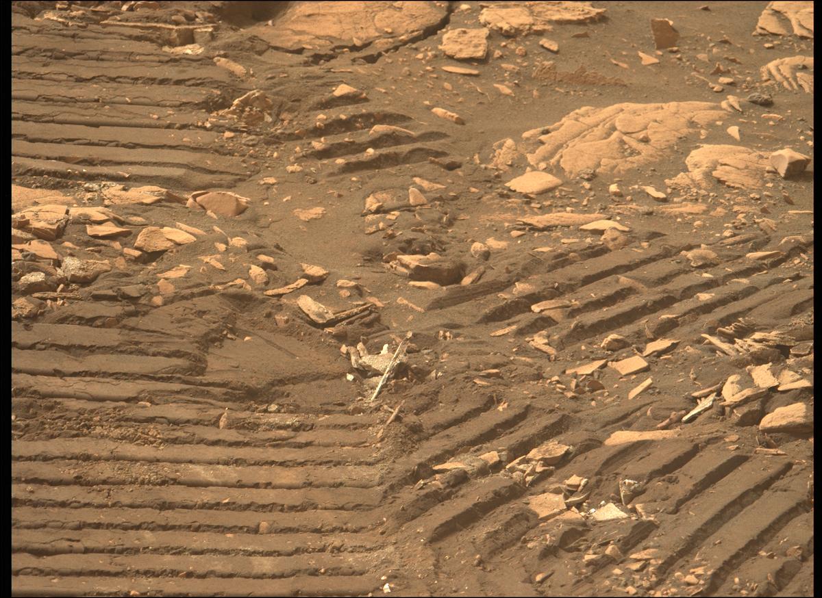 This image was taken by MCZ_LEFT onboard NASA's Mars rover Perseverance on Sol 471