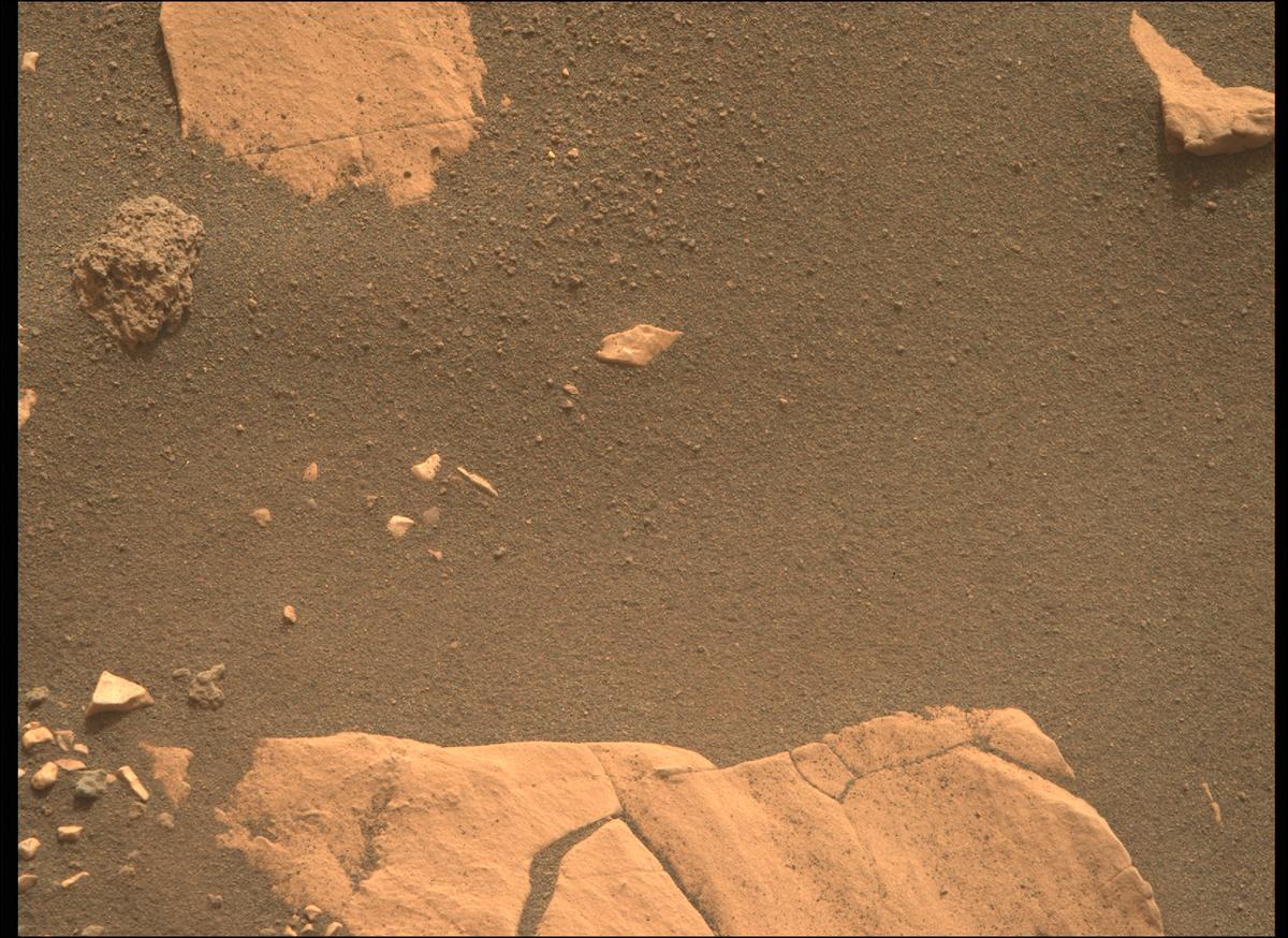 This image was taken by MCZ_RIGHT onboard NASA's Mars rover Perseverance on Sol 471