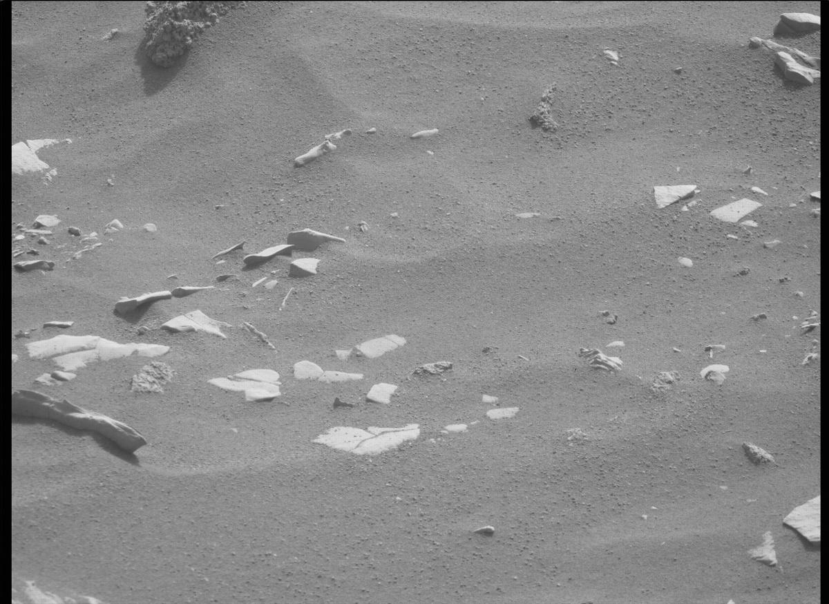 This image was taken by MCZ_RIGHT onboard NASA's Mars rover Perseverance on Sol 471