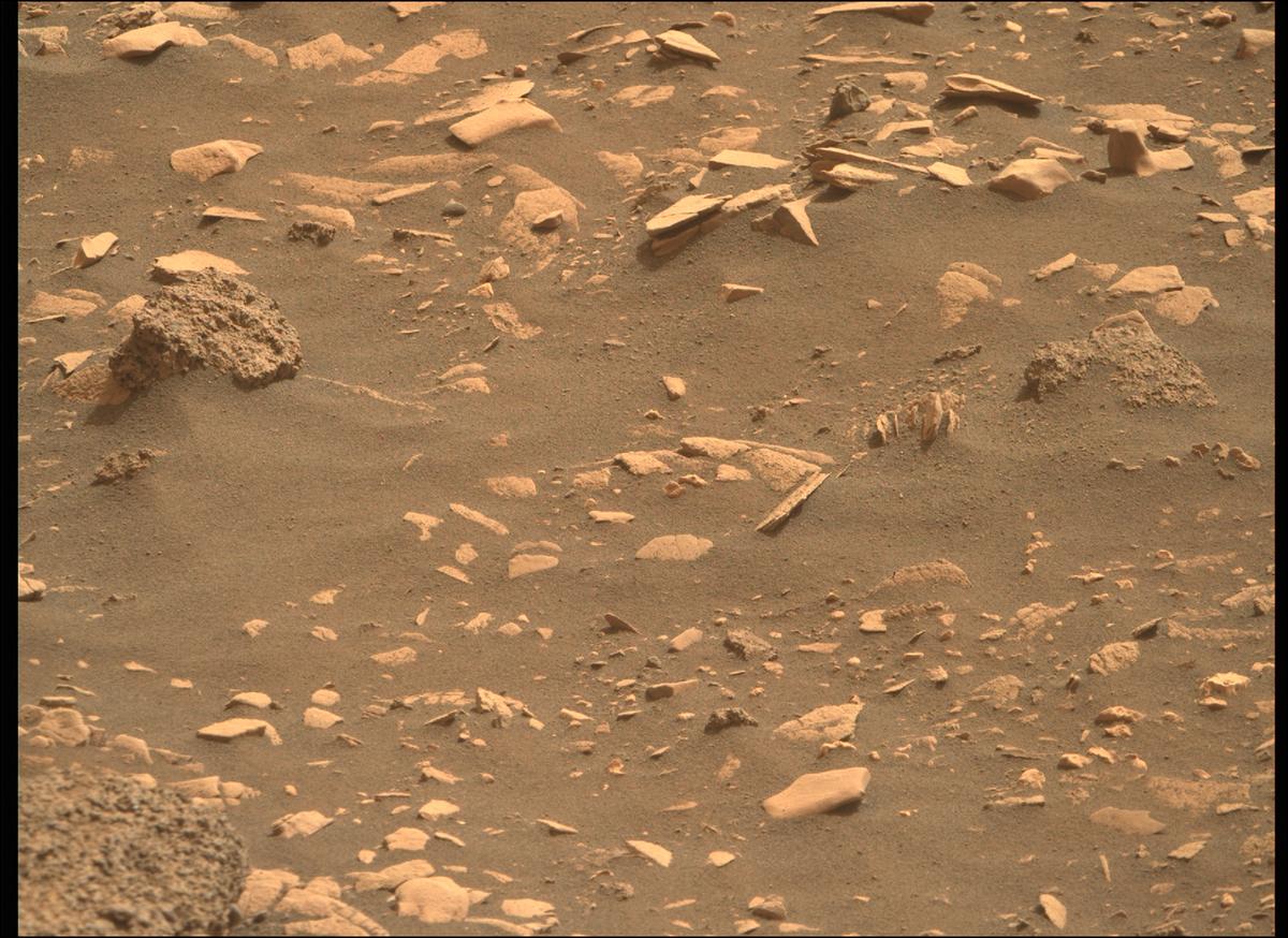 This image was taken by MCZ_RIGHT onboard NASA's Mars rover Perseverance on Sol 471