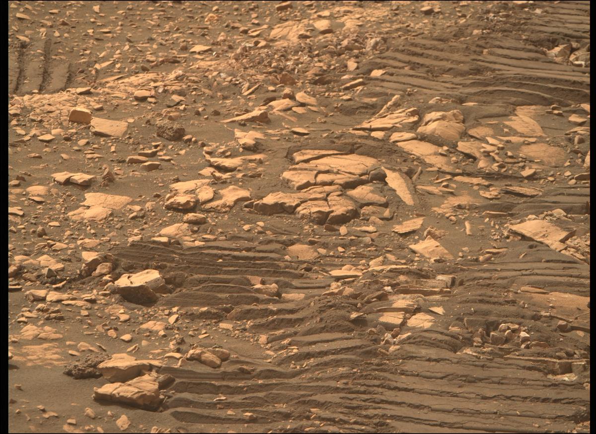 This image was taken by MCZ_RIGHT onboard NASA's Mars rover Perseverance on Sol 471