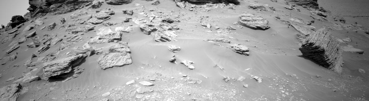 This image was taken by NAVCAM_LEFT onboard NASA's Mars rover Perseverance on Sol 472
