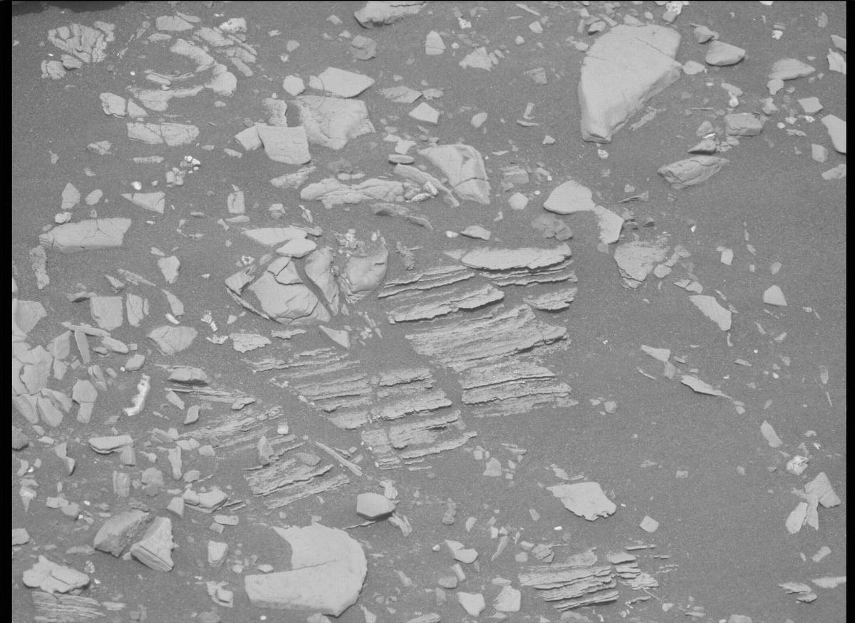 This image was taken by MCZ_LEFT onboard NASA's Mars rover Perseverance on Sol 472