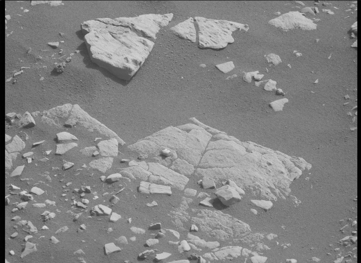 This image was taken by MCZ_LEFT onboard NASA's Mars rover Perseverance on Sol 472