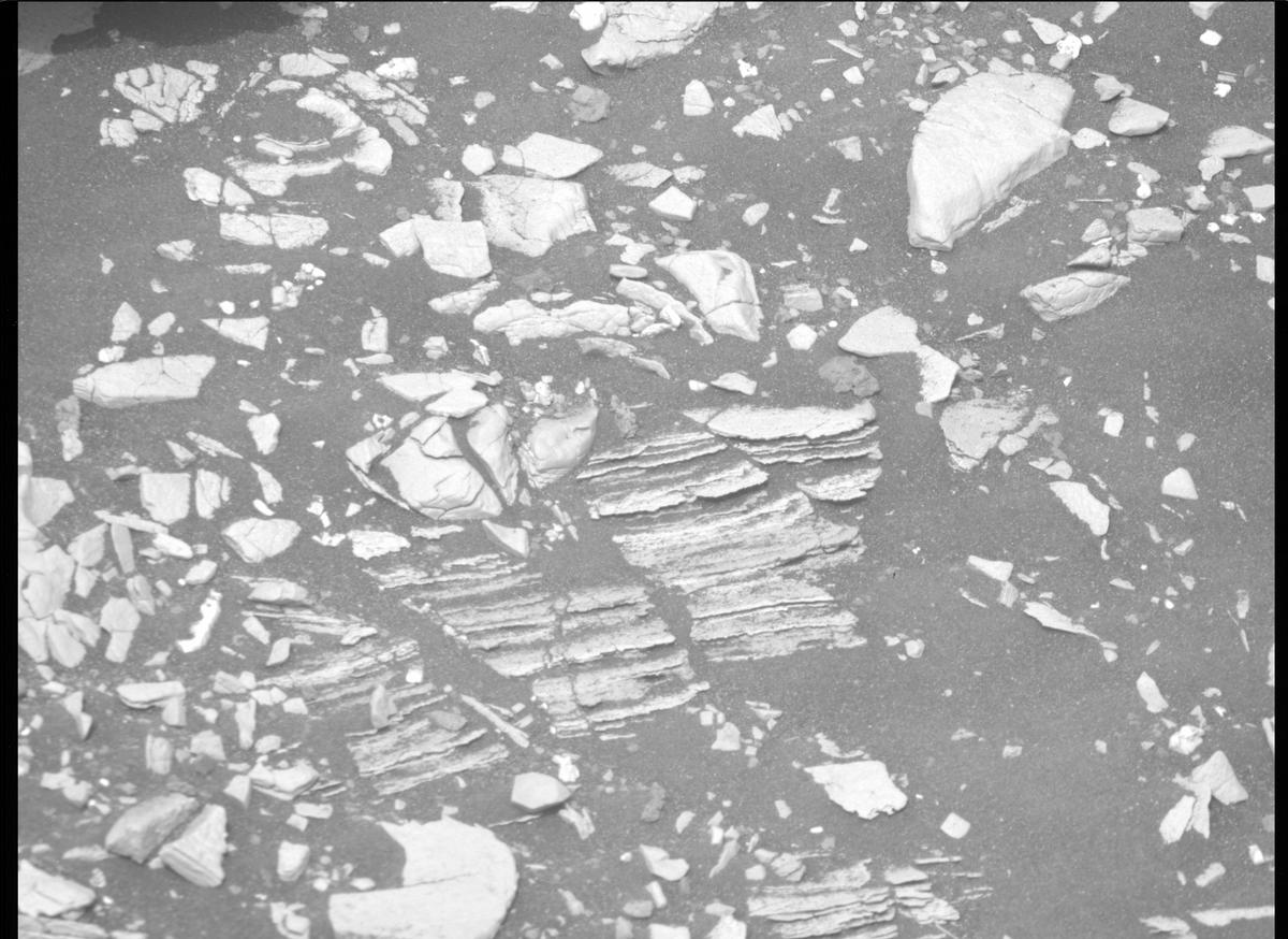 This image was taken by MCZ_RIGHT onboard NASA's Mars rover Perseverance on Sol 472