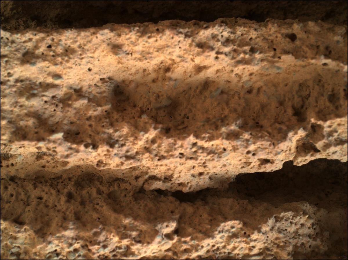 This image was taken by SHERLOC_WATSON onboard NASA's Mars rover Perseverance on Sol 476