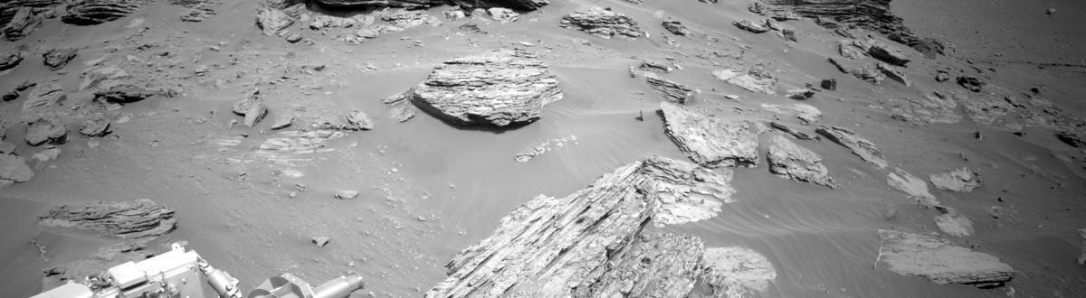 This image was taken by NAVCAM_LEFT onboard NASA's Mars rover Perseverance on Sol 477