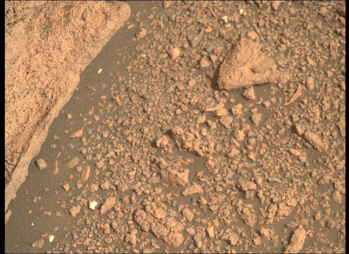 This image was taken by MCZ_RIGHT onboard NASA's Mars rover Perseverance on Sol 477