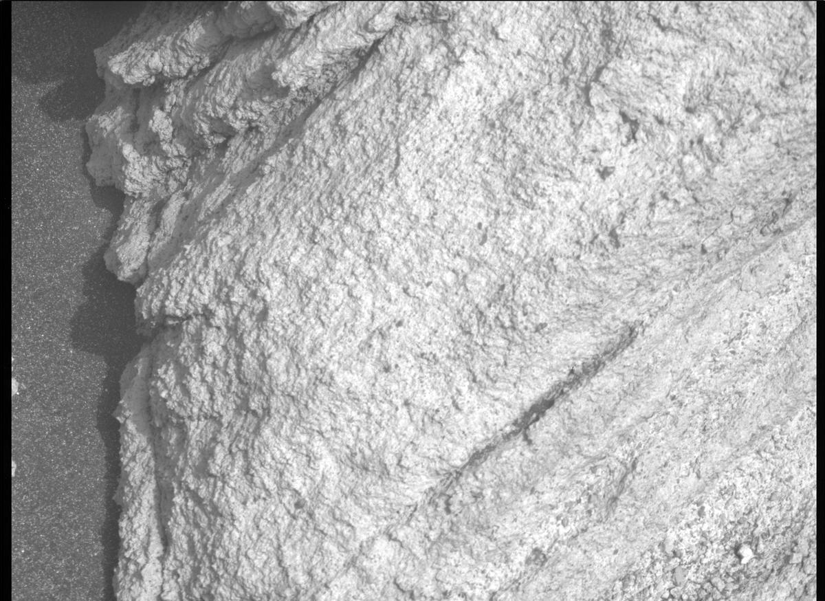 This image was taken by MCZ_RIGHT onboard NASA's Mars rover Perseverance on Sol 477