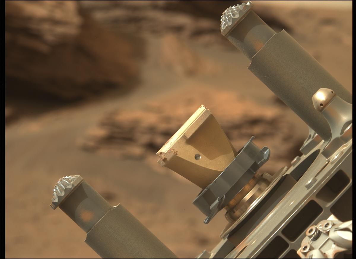 This image was taken by MCZ_LEFT onboard NASA's Mars rover Perseverance on Sol 482