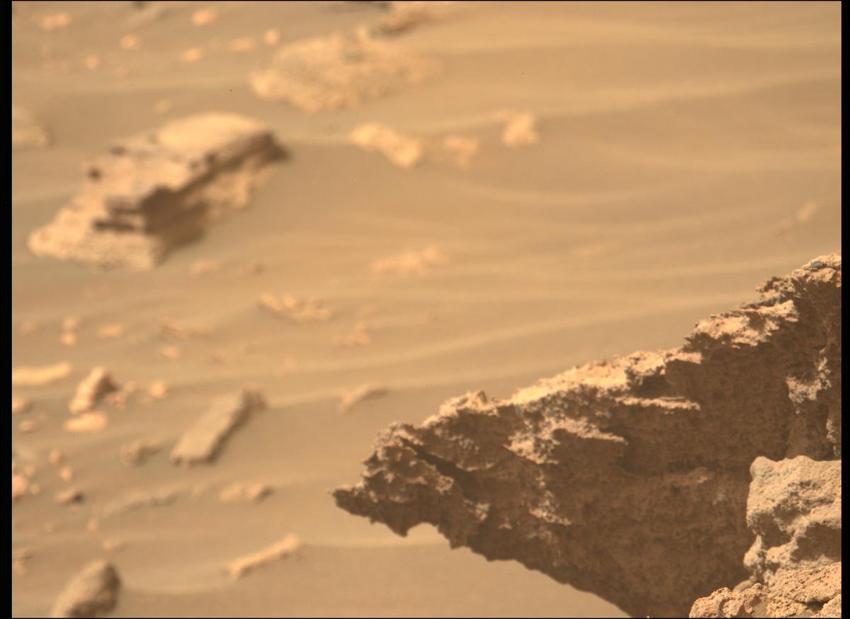 This image was taken by MCZ_LEFT onboard NASA's Mars rover Perseverance on Sol 483