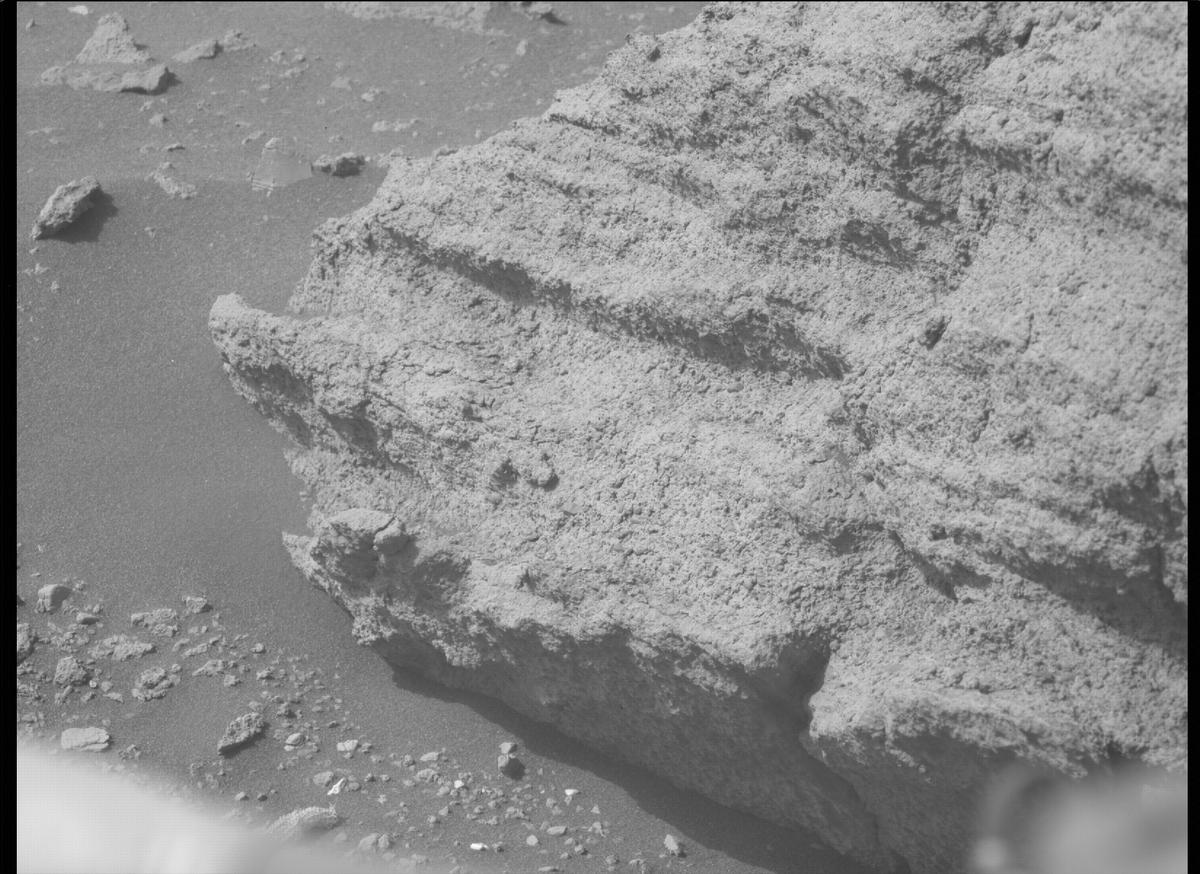 This image was taken by MCZ_LEFT onboard NASA's Mars rover Perseverance on Sol 483