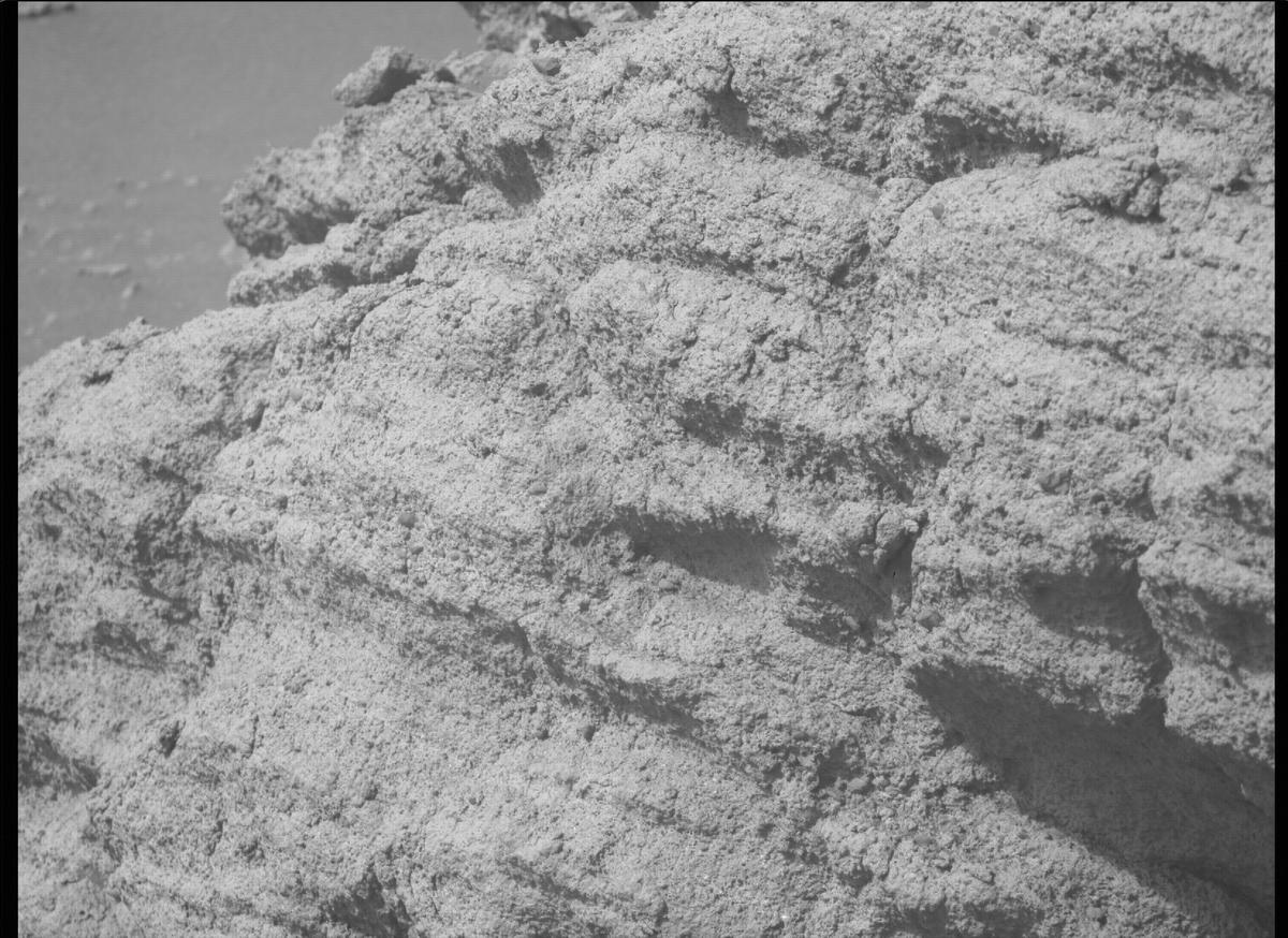 This image was taken by MCZ_RIGHT onboard NASA's Mars rover Perseverance on Sol 483