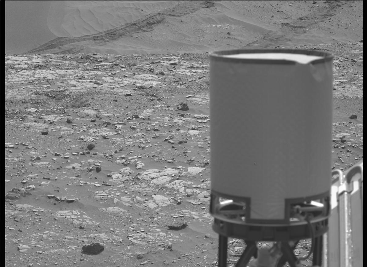 This image was taken by MCZ_RIGHT onboard NASA's Mars rover Perseverance on Sol 484