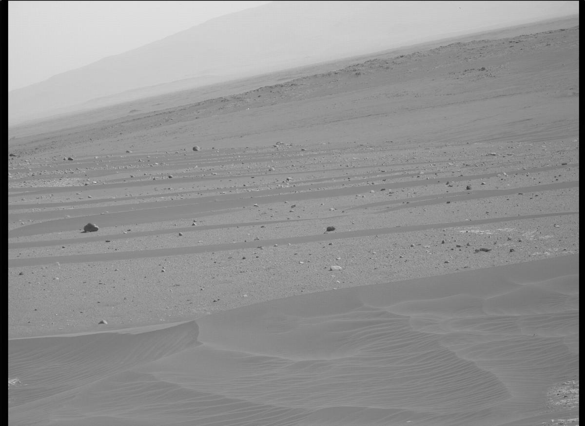 This image was taken by MCZ_RIGHT onboard NASA's Mars rover Perseverance on Sol 484