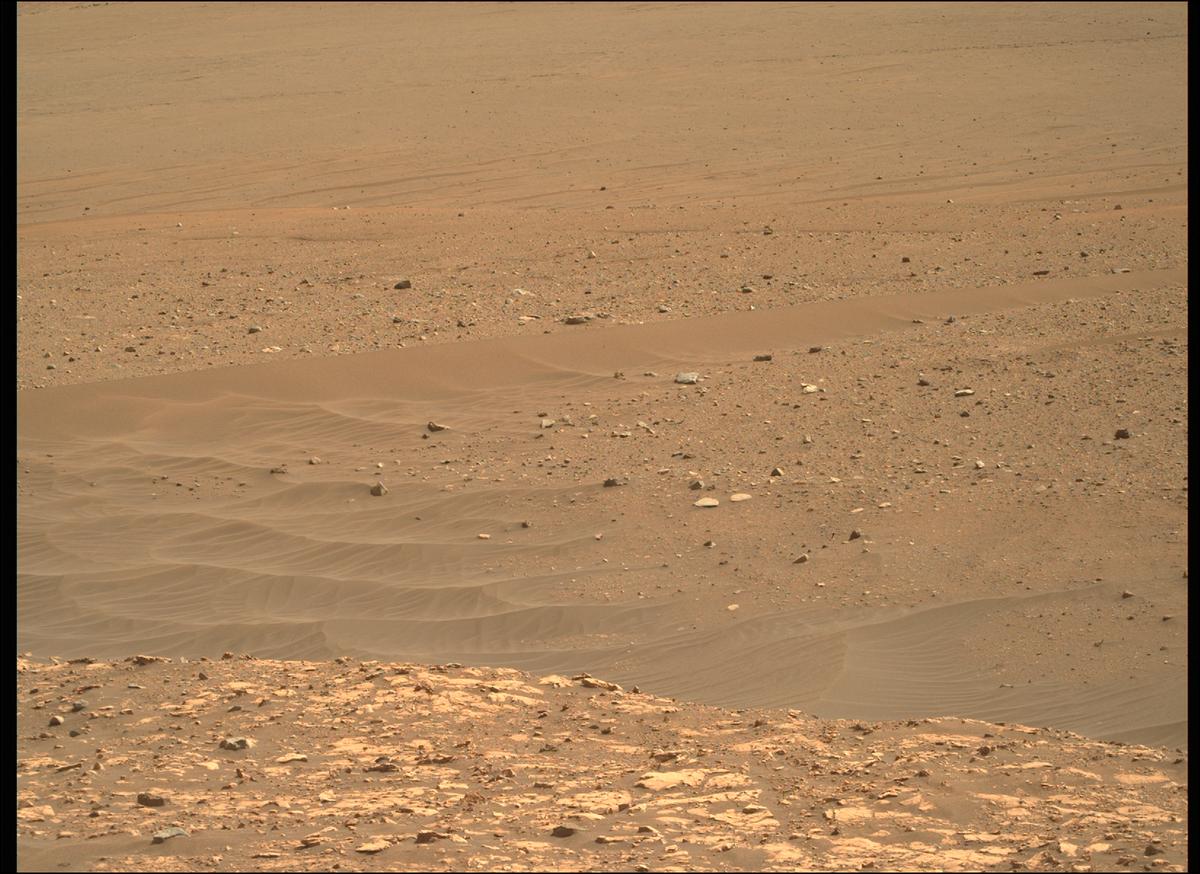 This image was taken by MCZ_RIGHT onboard NASA's Mars rover Perseverance on Sol 484