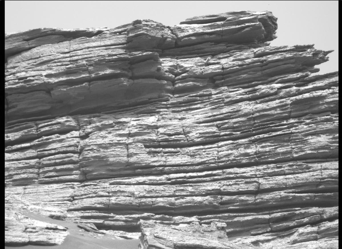 This image was taken by MCZ_RIGHT onboard NASA's Mars rover Perseverance on Sol 484