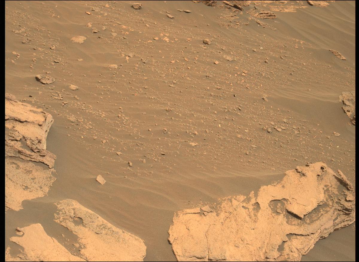 This image was taken by MCZ_LEFT onboard NASA's Mars rover Perseverance on Sol 489