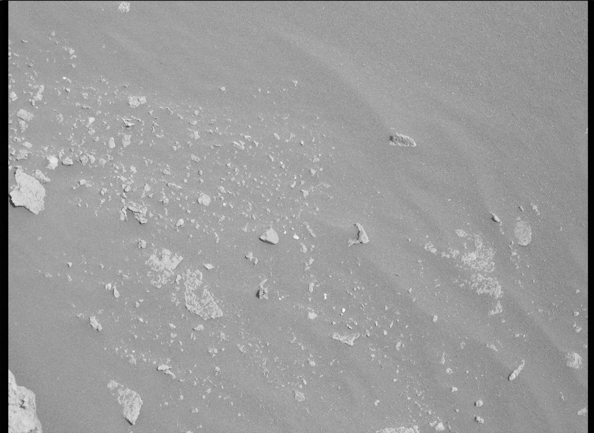 This image was taken by MCZ_LEFT onboard NASA's Mars rover Perseverance on Sol 489