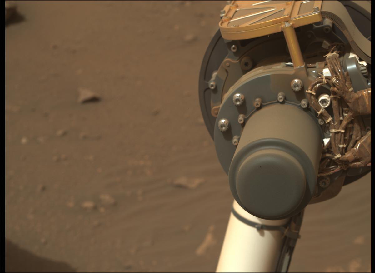 This image was taken by MCZ_RIGHT onboard NASA's Mars rover Perseverance on Sol 489