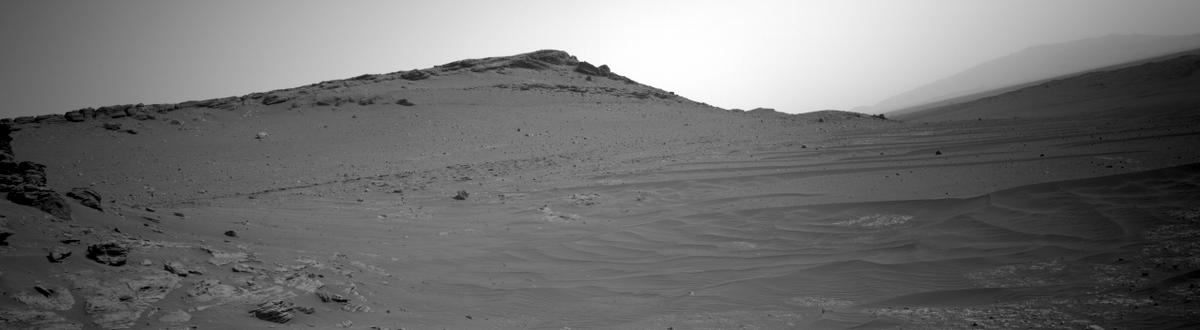 This image was taken by NAVCAM_LEFT onboard NASA's Mars rover Perseverance on Sol 492