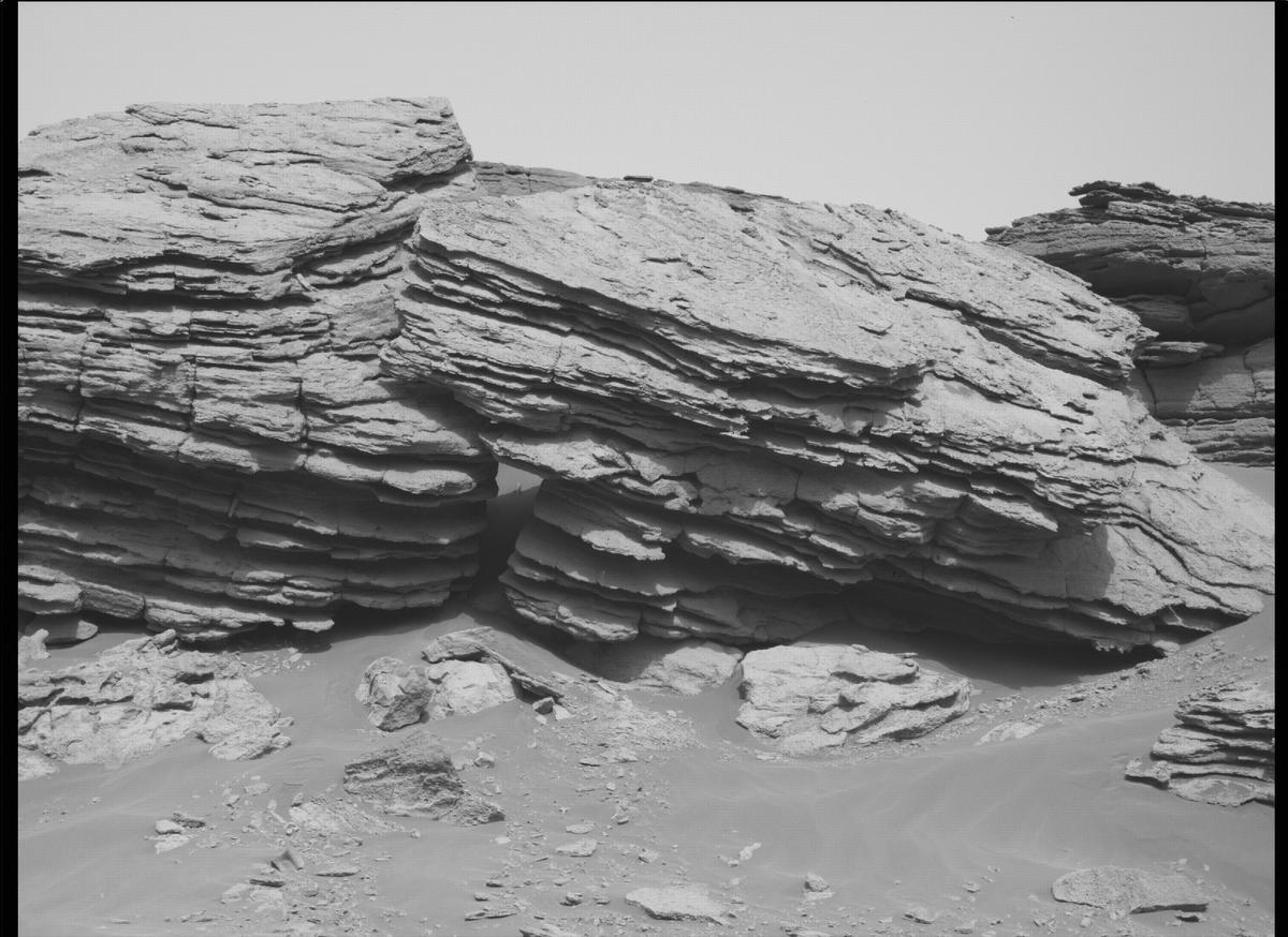 This image was taken by MCZ_RIGHT onboard NASA's Mars rover Perseverance on Sol 492