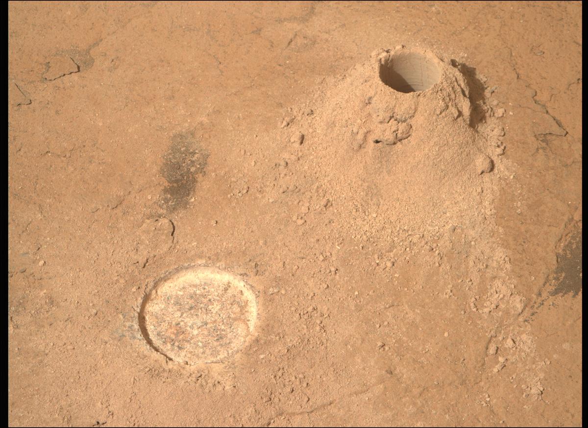 This image was taken by MCZ_RIGHT onboard NASA's Mars rover Perseverance on Sol 492