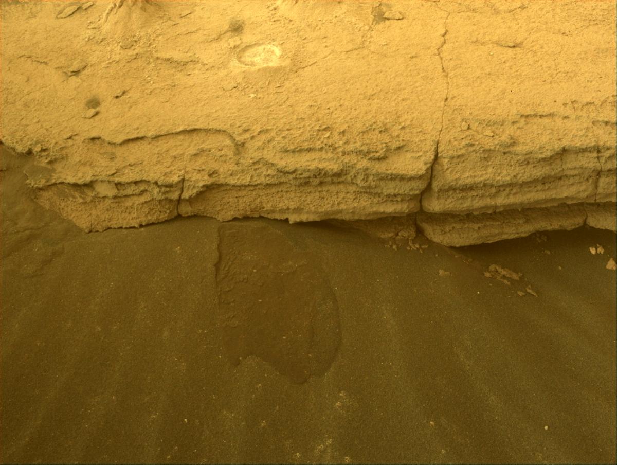 This image was taken by FRONT_HAZCAM_RIGHT_A onboard NASA's Mars rover Perseverance on Sol 495