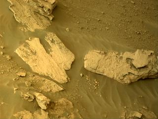 View image taken on Mars, Mars Perseverance Sol 495: Right Navigation Camera (Navcam)