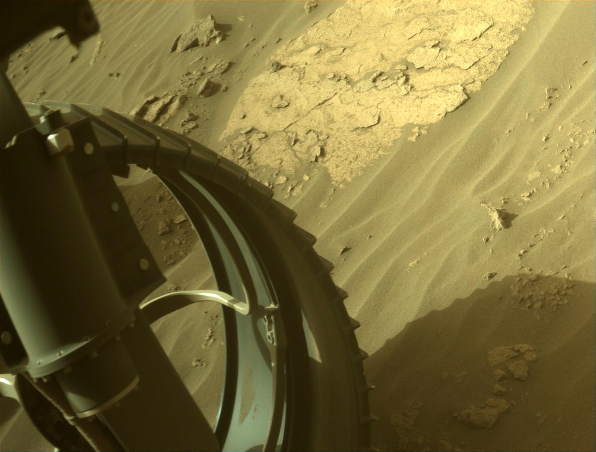 This image was taken by FRONT_HAZCAM_LEFT_A onboard NASA's Mars rover Perseverance on Sol 498