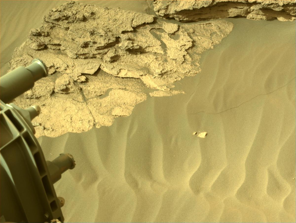 This image was taken by NAVCAM_LEFT onboard NASA's Mars rover Perseverance on Sol 498