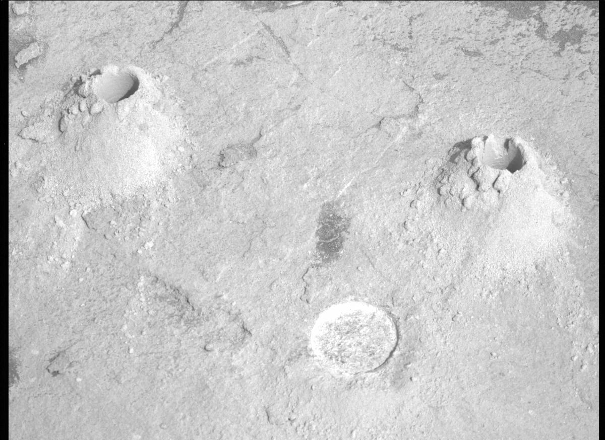 This image was taken by MCZ_LEFT onboard NASA's Mars rover Perseverance on Sol 498