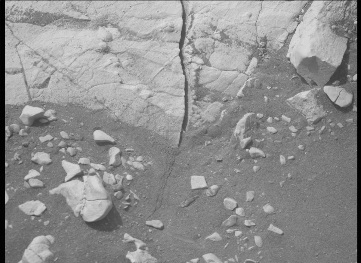 This image was taken by MCZ_RIGHT onboard NASA's Mars rover Perseverance on Sol 505