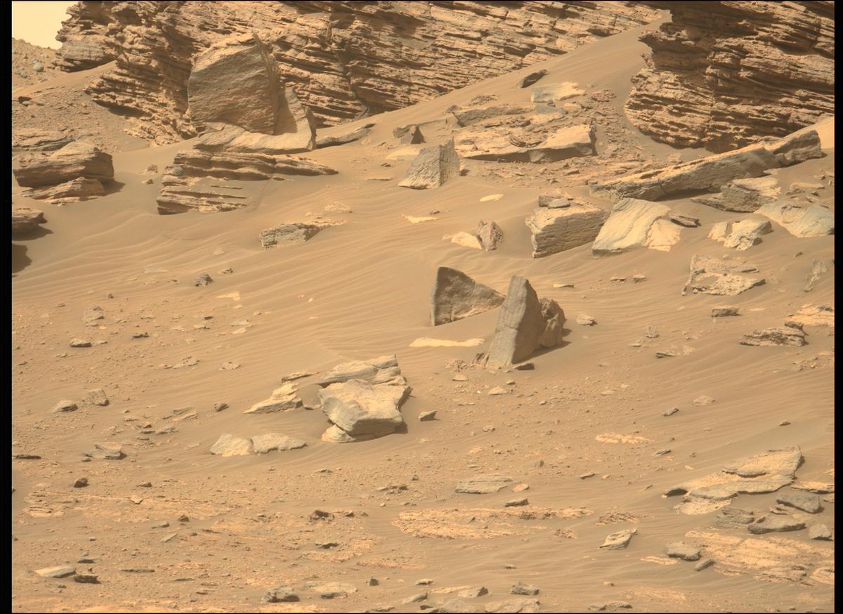 This image was taken by MCZ_LEFT onboard NASA's Mars rover Perseverance on Sol 507