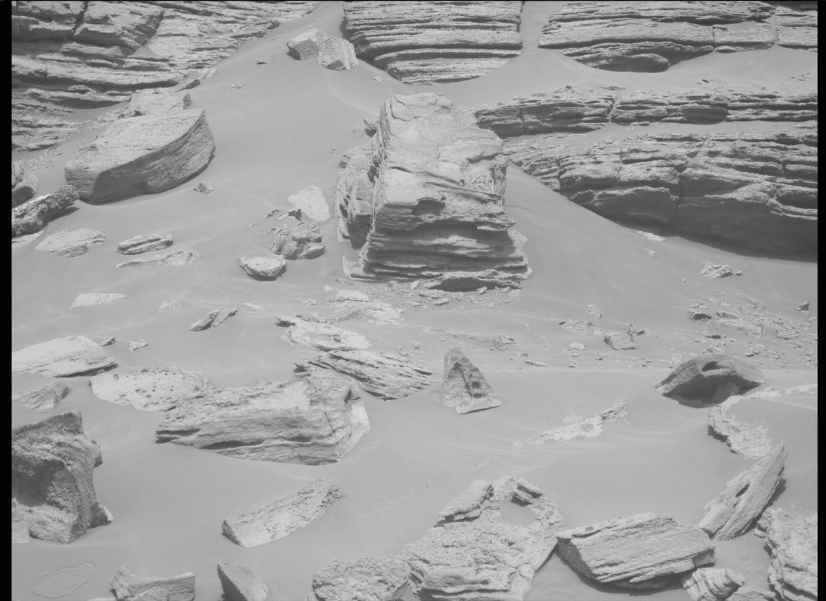 This image was taken by MCZ_LEFT onboard NASA's Mars rover Perseverance on Sol 507