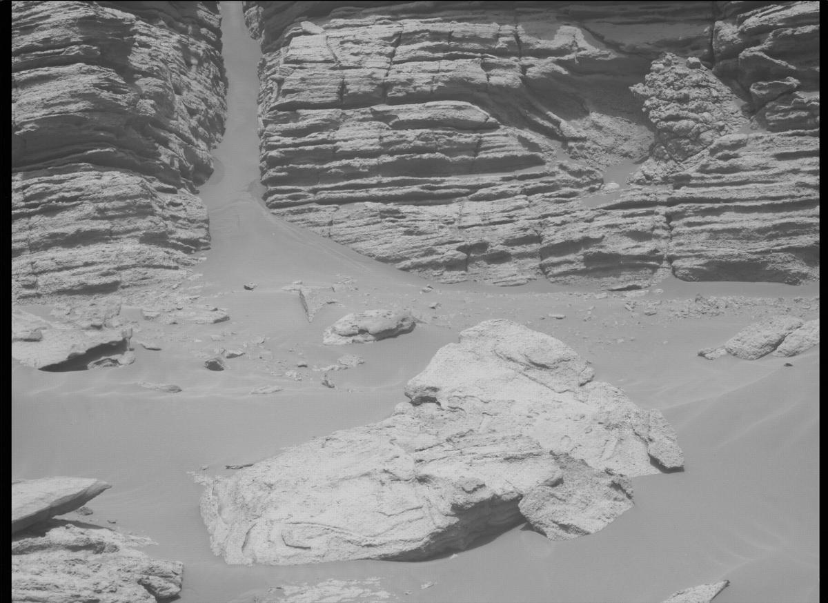 This image was taken by MCZ_LEFT onboard NASA's Mars rover Perseverance on Sol 507