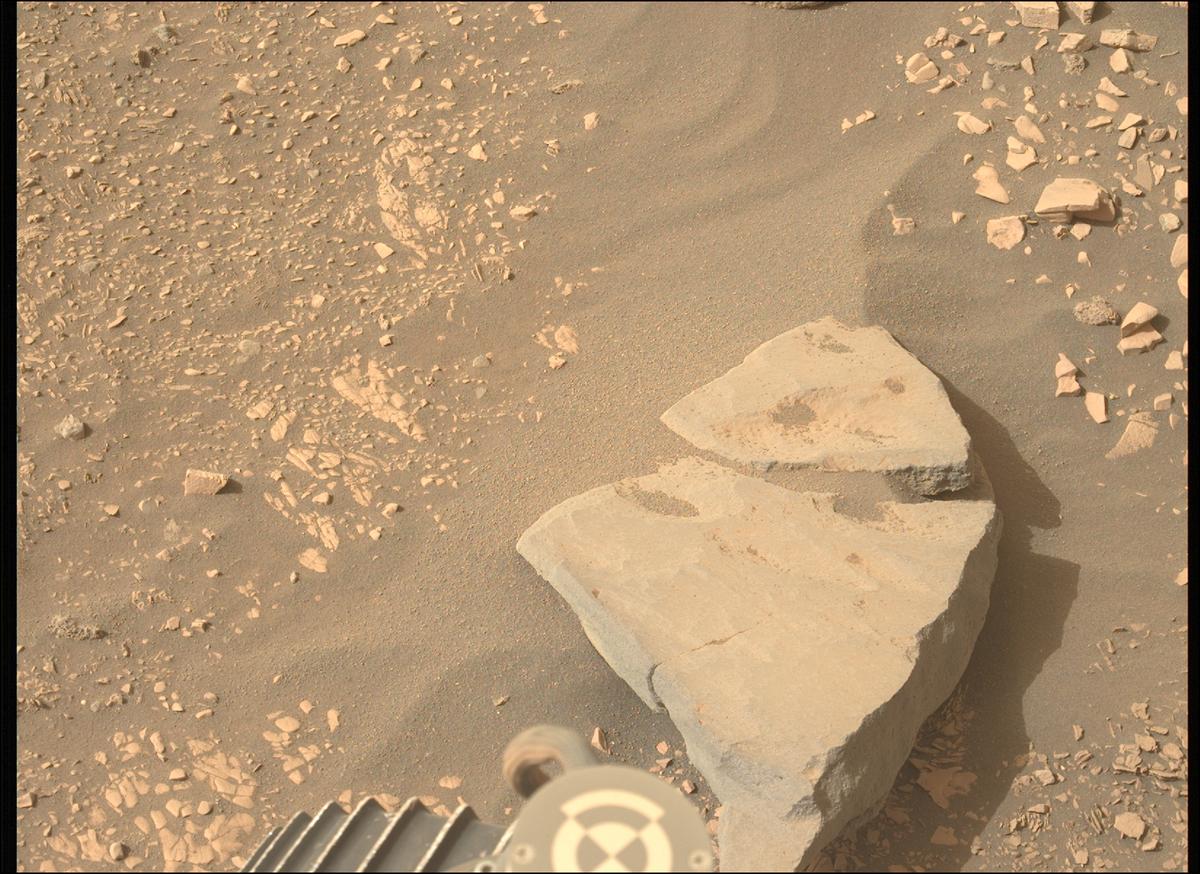 This image was taken by MCZ_LEFT onboard NASA's Mars rover Perseverance on Sol 518