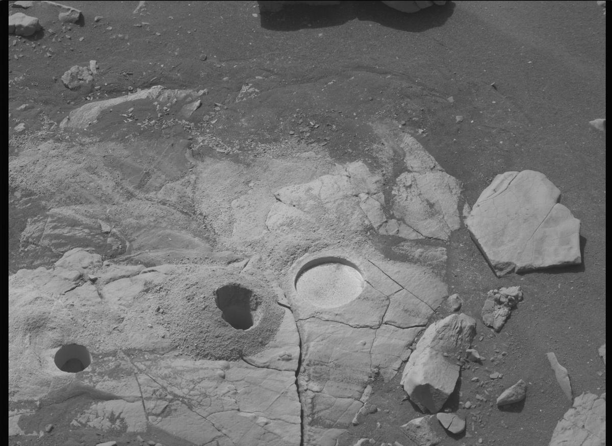 This image was taken by MCZ_RIGHT onboard NASA's Mars rover Perseverance on Sol 518