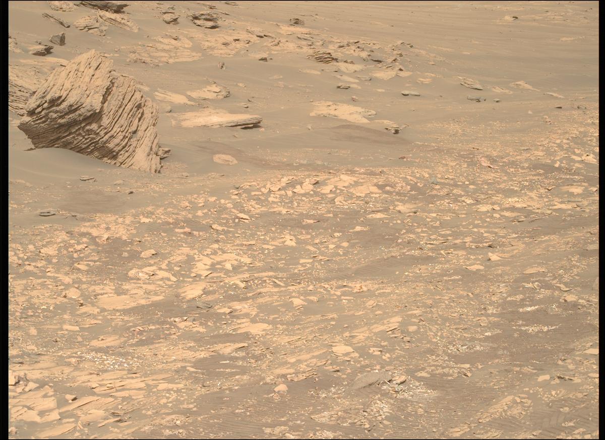 This image was taken by MCZ_RIGHT onboard NASA's Mars rover Perseverance on Sol 518