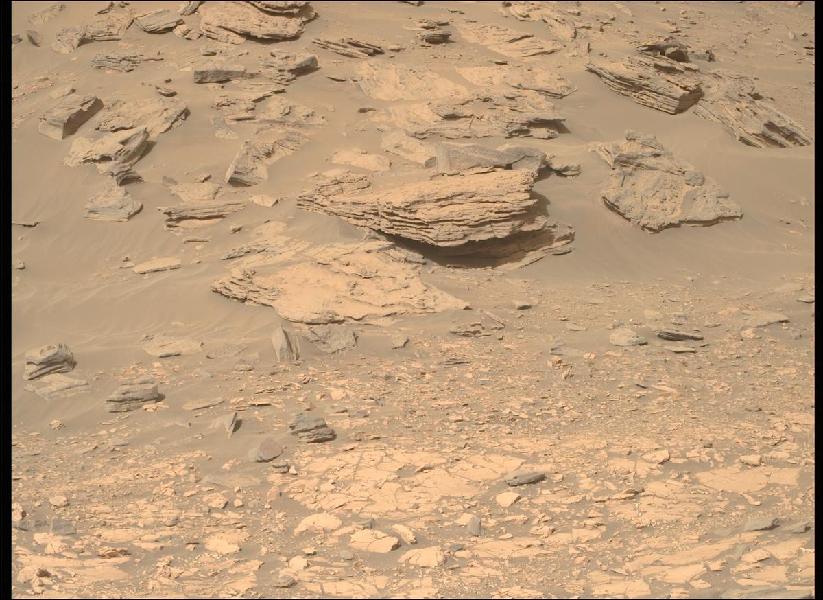 This image was taken by MCZ_RIGHT onboard NASA's Mars rover Perseverance on Sol 518