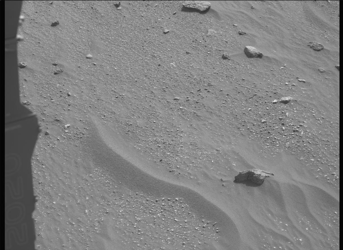 This image was taken by MCZ_RIGHT onboard NASA's Mars rover Perseverance on Sol 518