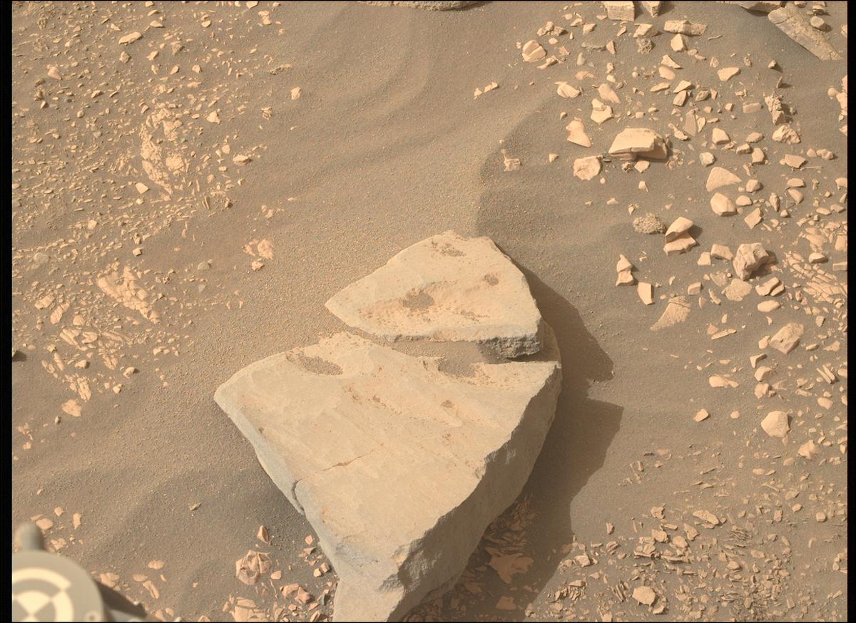 This image was taken by MCZ_RIGHT onboard NASA's Mars rover Perseverance on Sol 518