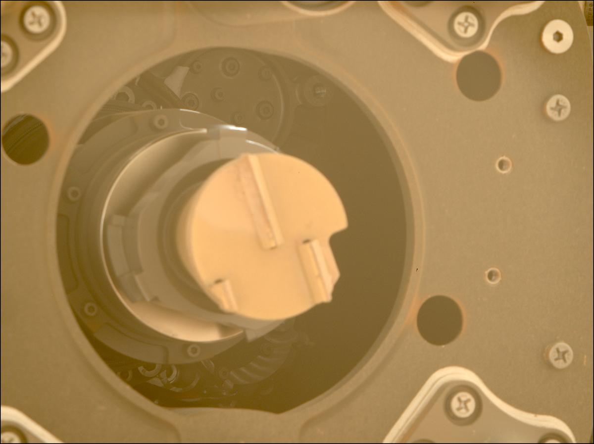 This image was taken by MCZ_RIGHT onboard NASA's Mars rover Perseverance on Sol 520