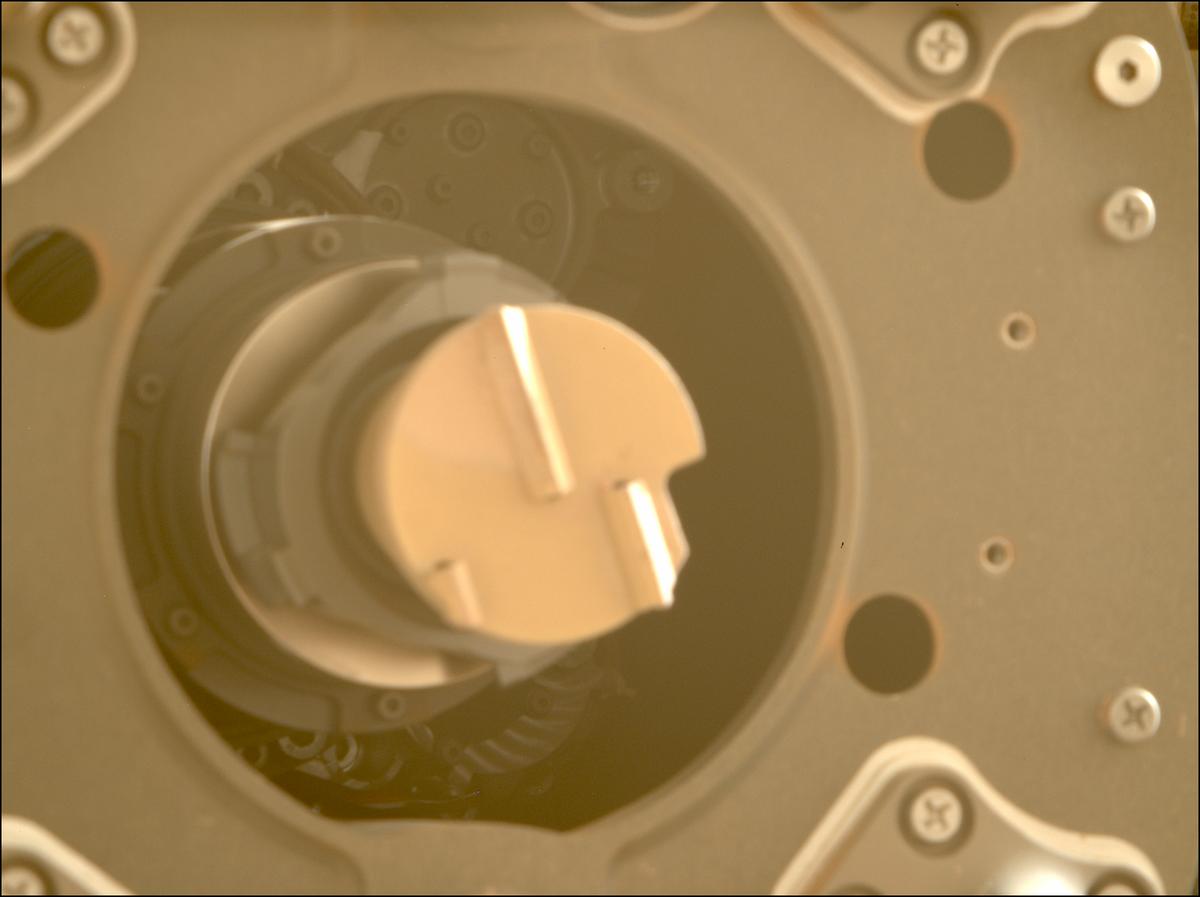 This image was taken by MCZ_RIGHT onboard NASA's Mars rover Perseverance on Sol 520