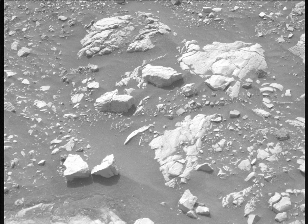 This image was taken by MCZ_RIGHT onboard NASA's Mars rover Perseverance on Sol 520
