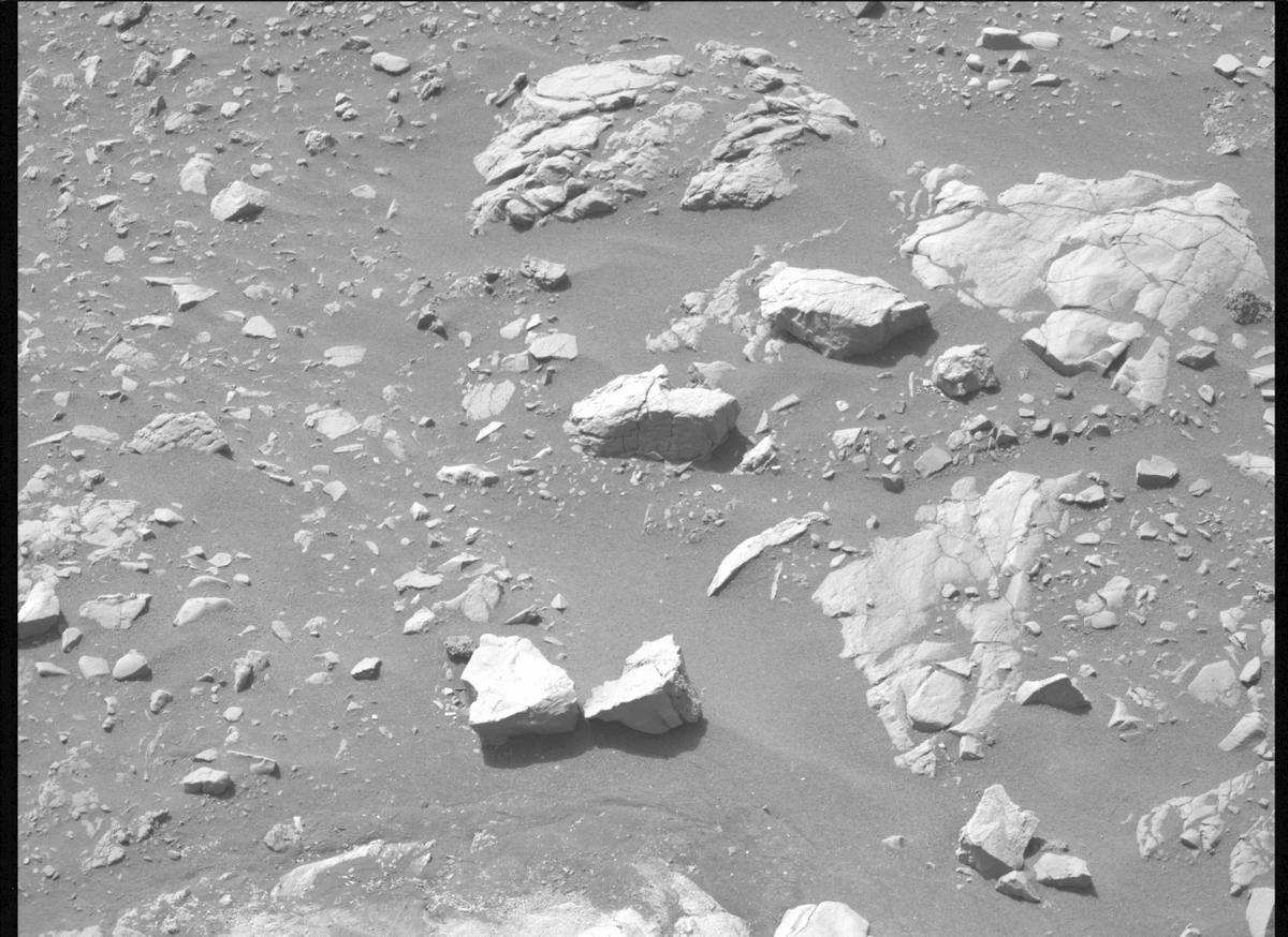 This image was taken by MCZ_LEFT onboard NASA's Mars rover Perseverance on Sol 521